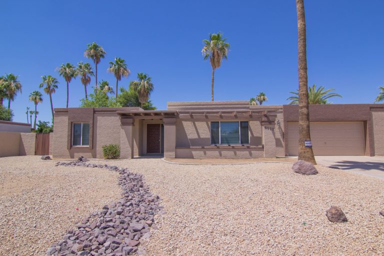 El Camino exterior photography