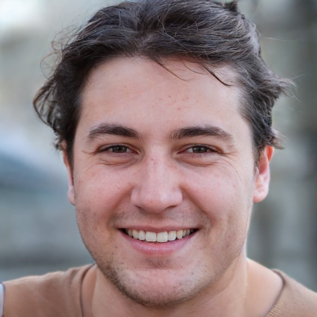 Maxwell Thorne, a seasoned SEO virtuoso with over a decade of experience